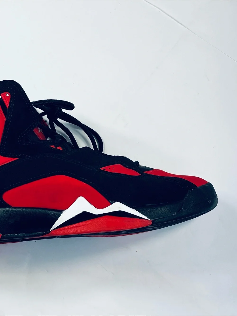 Nike Air Jordan Boys True Flight High TopSneakers #CU4934-001 Black Red Boys:7Y